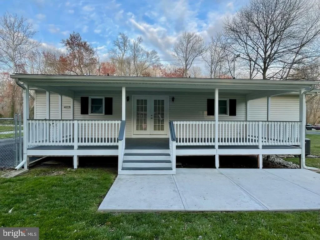 Photo of 15 WILLOW LANE