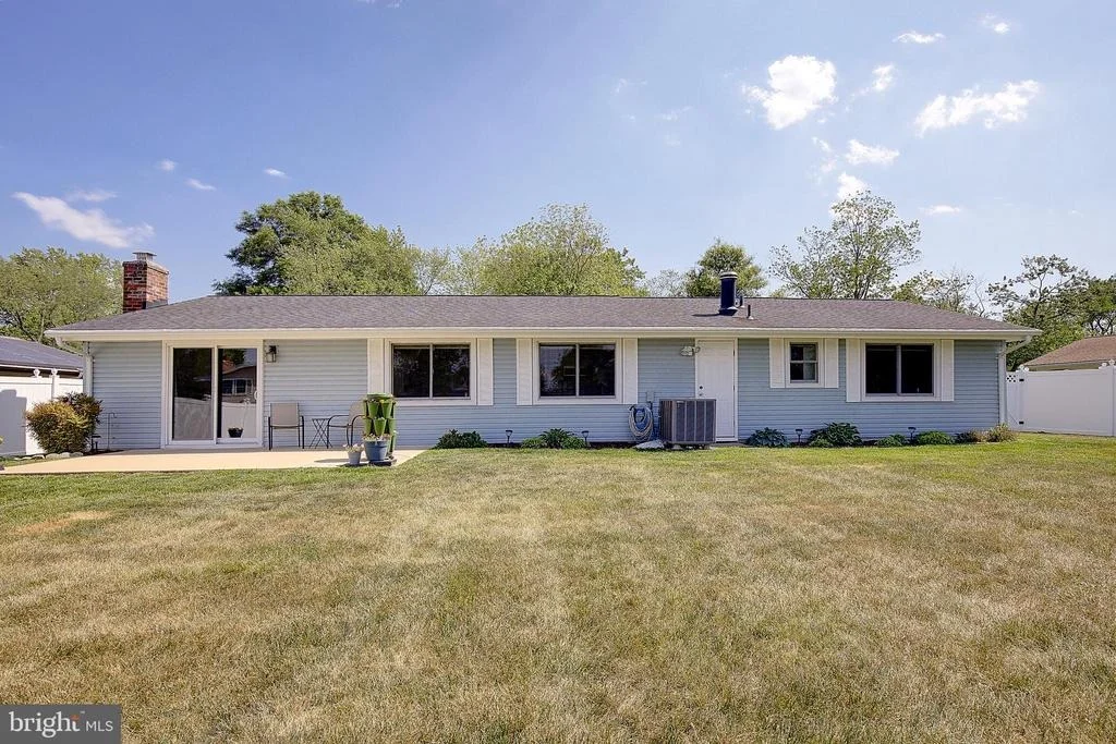 Photo of 5304 DORIS DRIVE