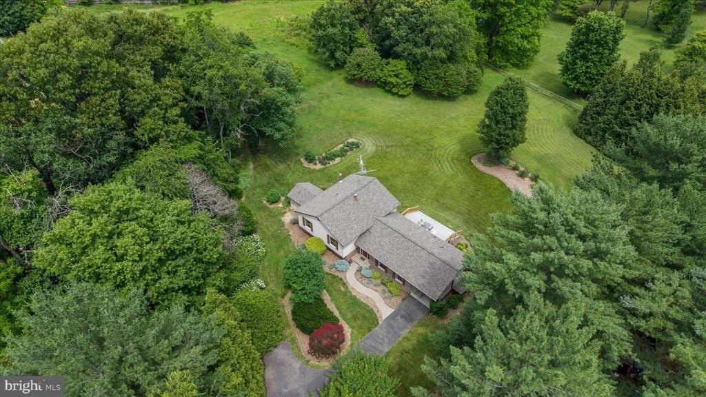 Photo of 8604 BURNT HICKORY CIRCLE