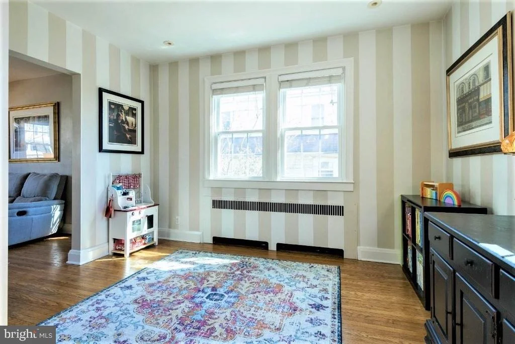 Photo of 620 ALDERSHOT ROAD