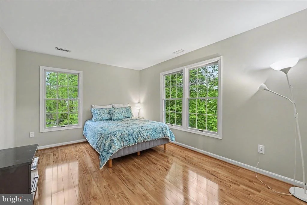 Photo of 8033 CREST ROAD