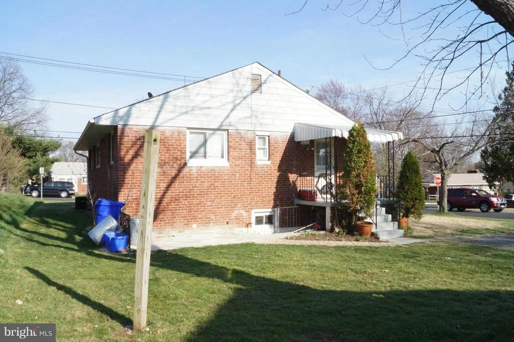 Photo of 10406 BRUNSWICK AVENUE
