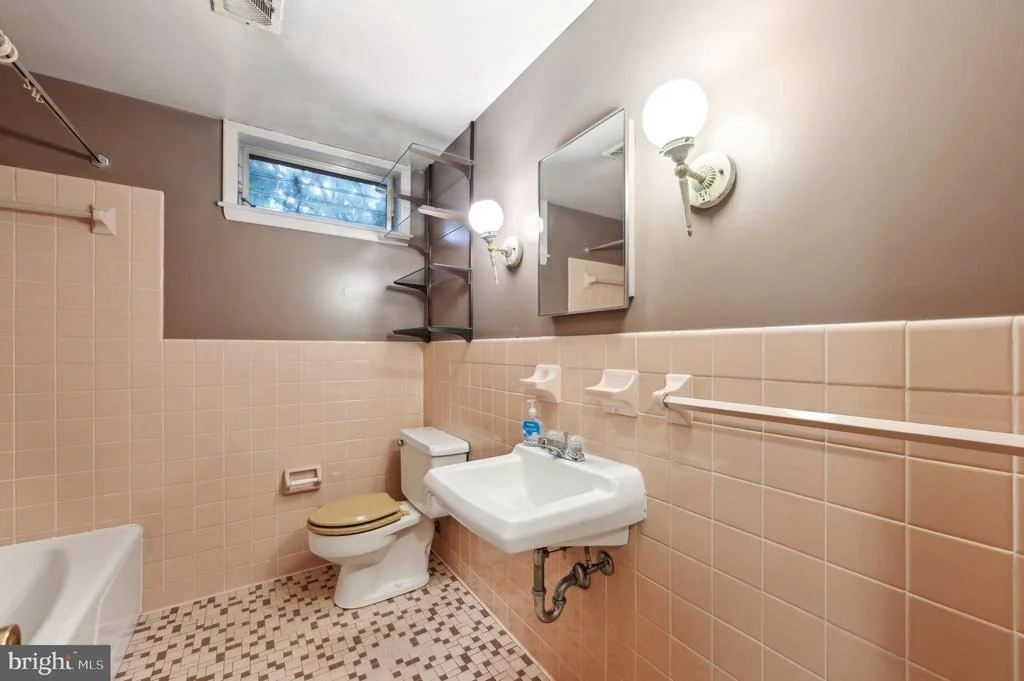 Photo of 707 MIDWAY DRIVE