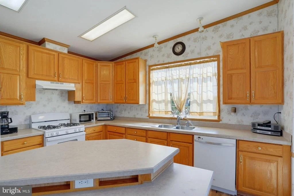 Photo of Unit 211 at 302 FOX POINTE DRIVE