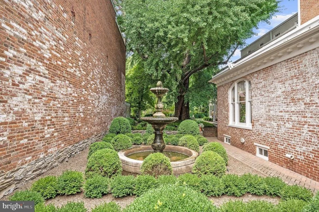 Photo of 239 BISHOPS GLEN DRIVE