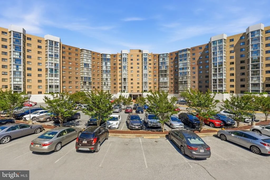 Photo of Unit 4206 at 15100 INTERLACHEN DRIVE