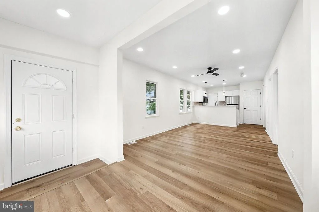 Photo of 865 N READ AVENUE
