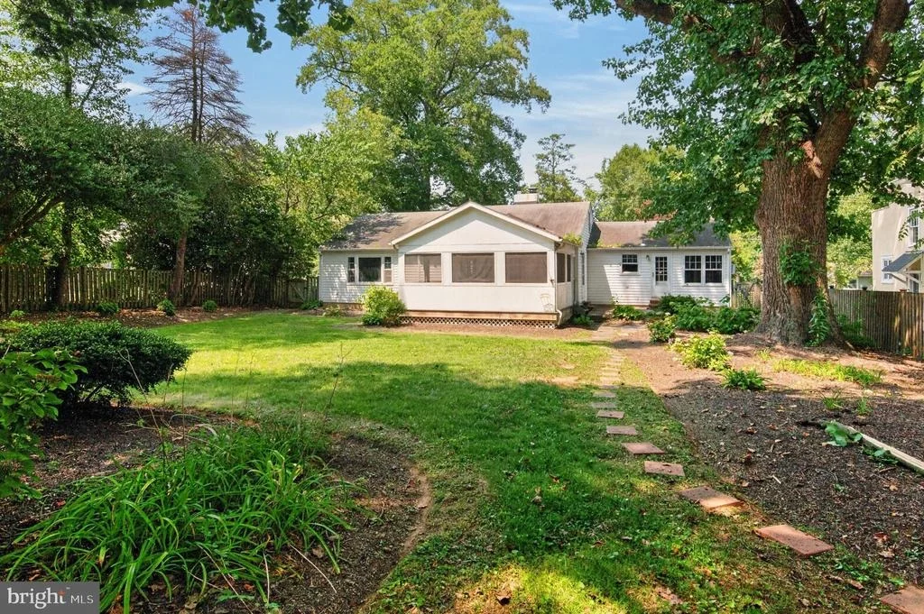 Photo of 111 WARDOUR DRIVE
