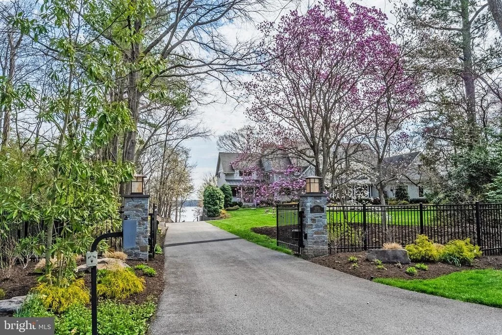 Photo of 11715 RIVER DRIVE