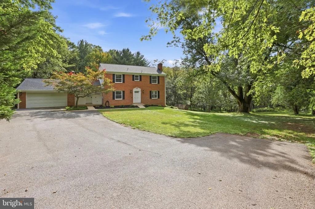 Photo of 28405 HONEYSUCKLE DRIVE