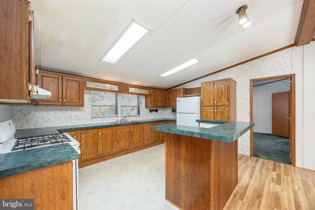Photo of 22147 ROYAL OAK ROAD