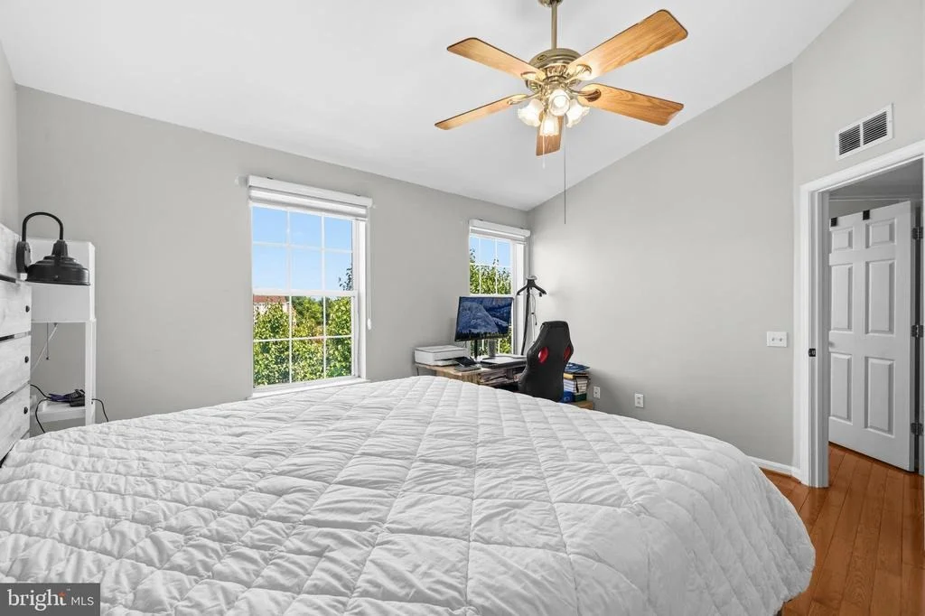Photo of Unit 301 at 21843 BALDWIN SQUARE