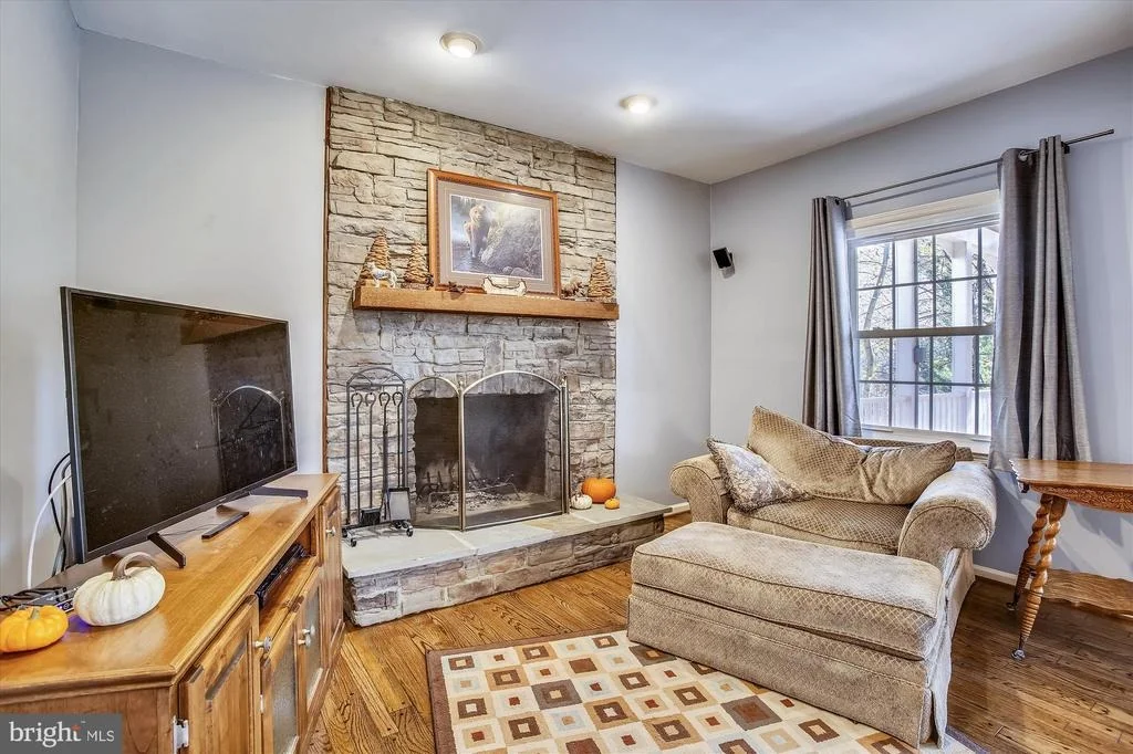 Photo of 7321 WALNUT KNOLL DRIVE