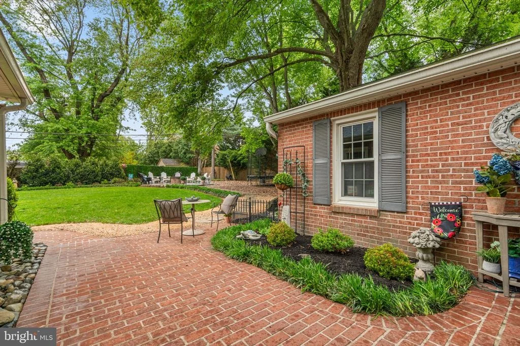Photo of 9105 DUNLOGGIN ROAD
