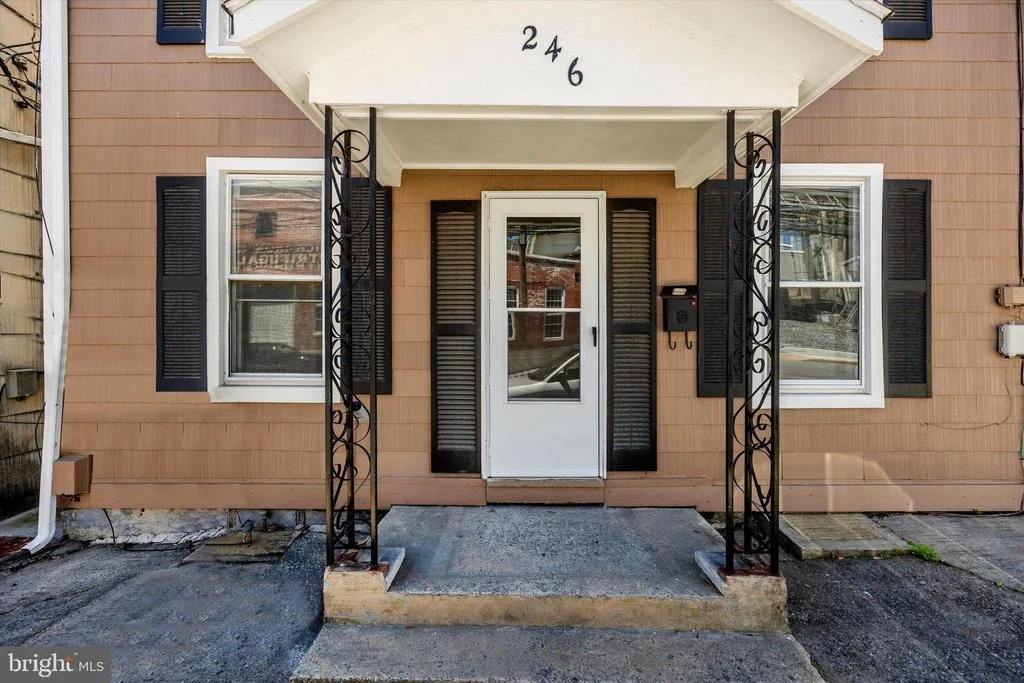 Photo of 246 E 7TH STREET