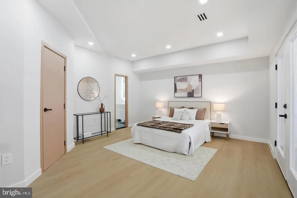 Photo of 1124 SAVILE LANE