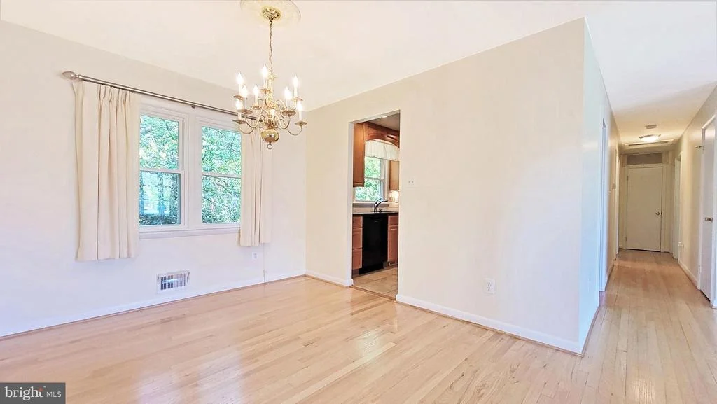 Photo of 3926 HOWARD STREET