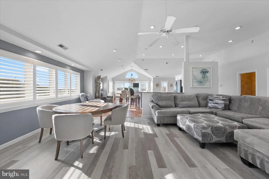 Photo of 36764 BAYSIDE DRIVE