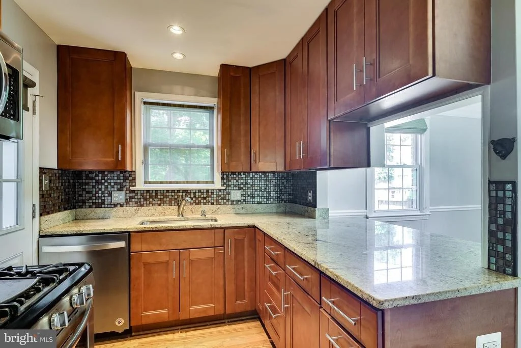 Photo of 505 E SCHUYLER ROAD