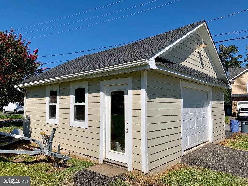Photo of 3539 BAY DRIVE