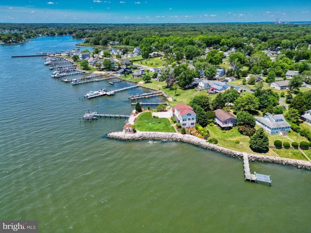 Photo of 2292 LAKE DRIVE