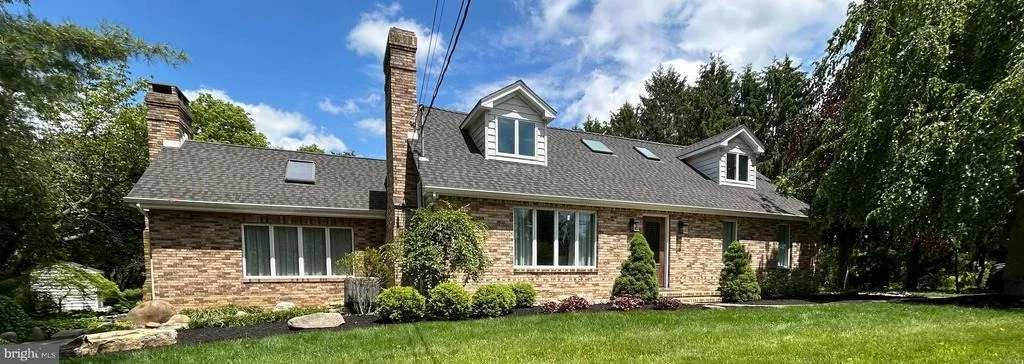 Photo of 902 N ISLAND ROAD