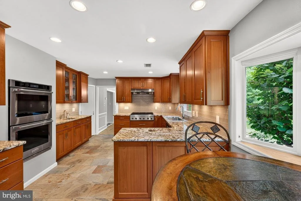 Photo of 11416 VALE ROAD