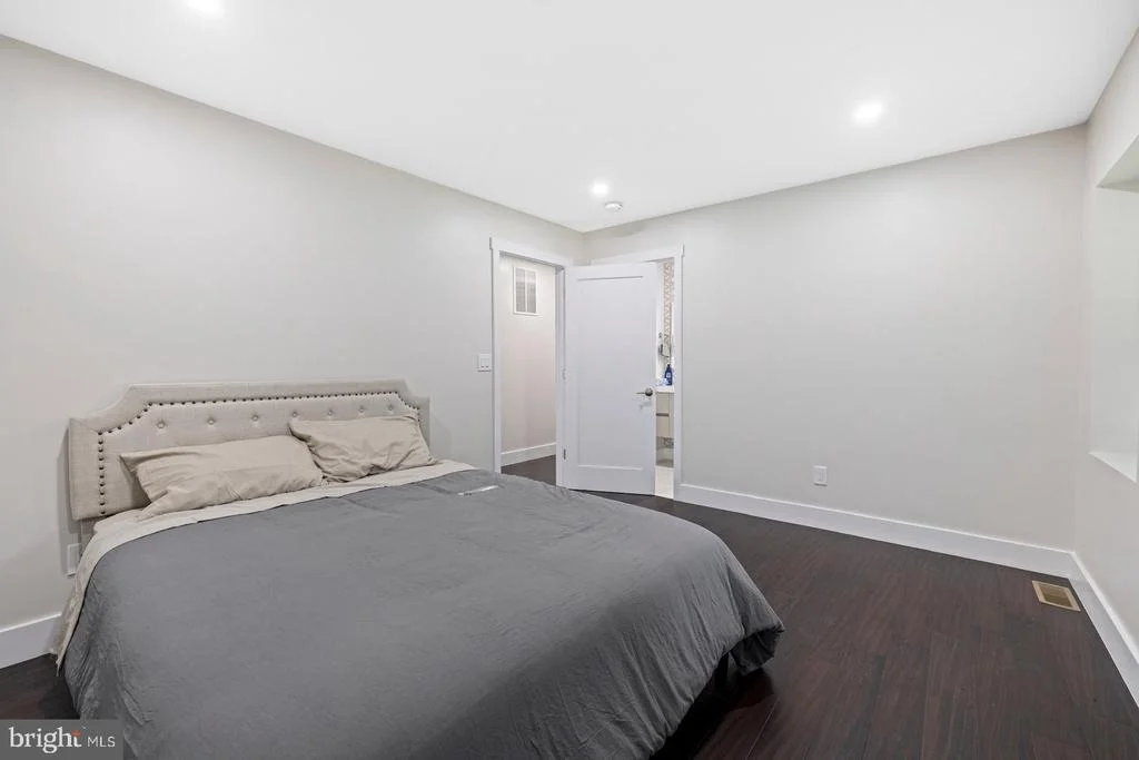 Photo of 4300 OAKTREE ROAD