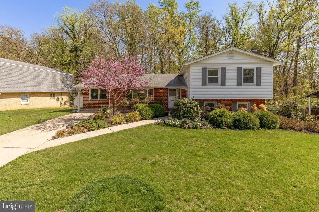 Photo of 1005 RUPPERT ROAD