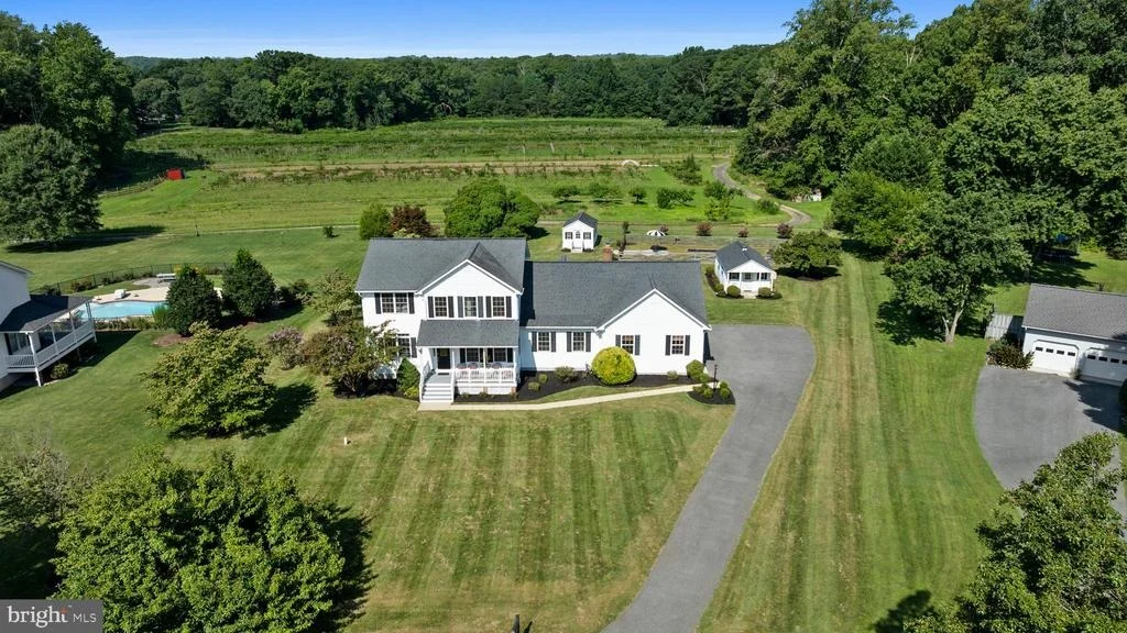 Photo of 7130 DECOY DRIVE