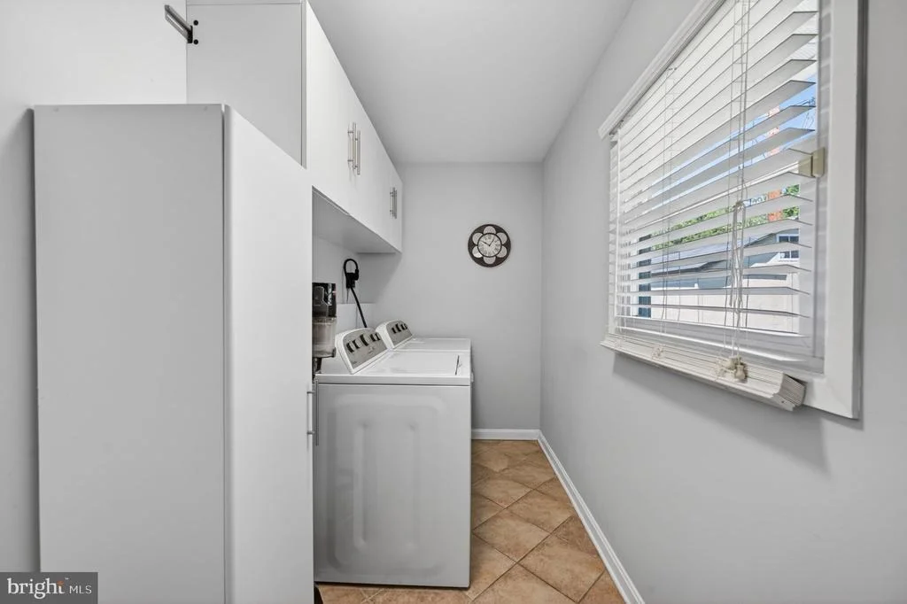 Photo of 3905 CARVEL LANE