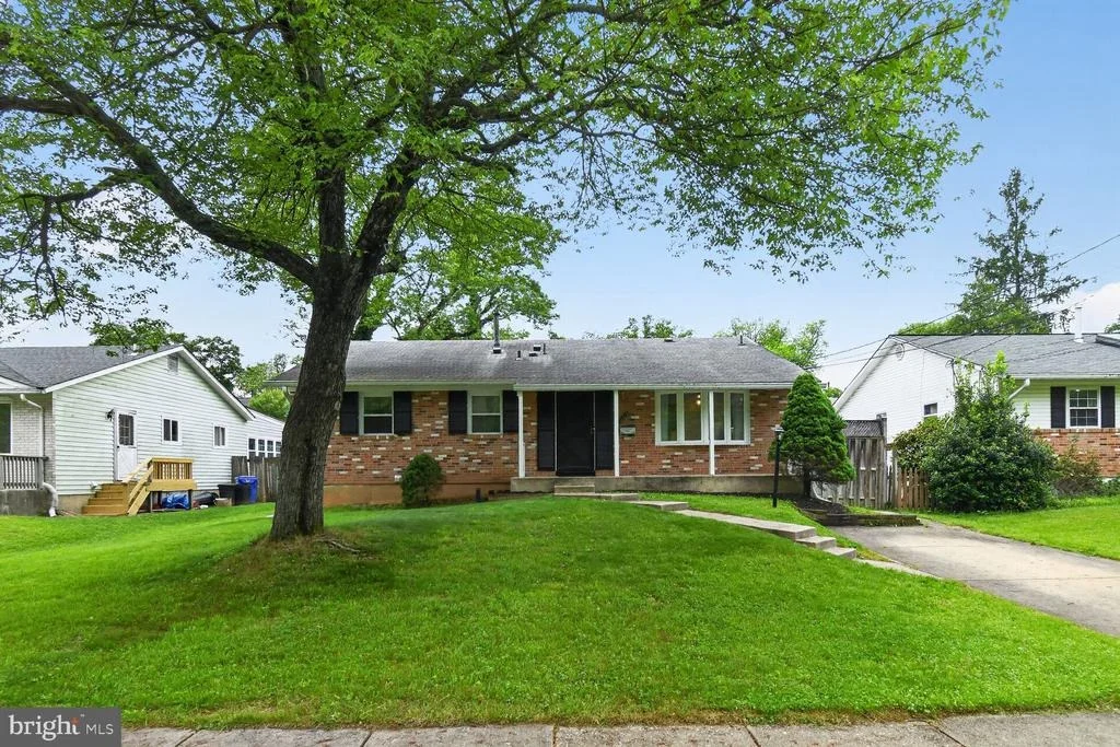 Photo of 13105 DAUPHINE STREET