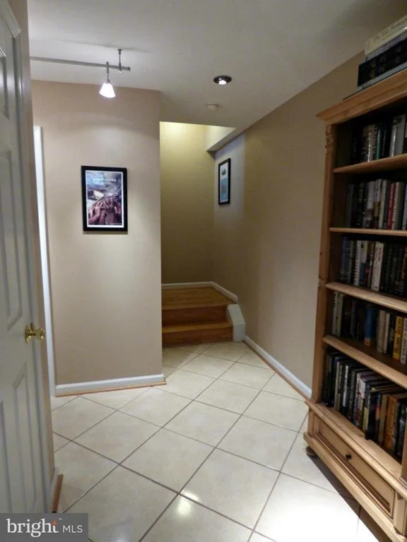 Photo of 6852 SNOWDEN COURT