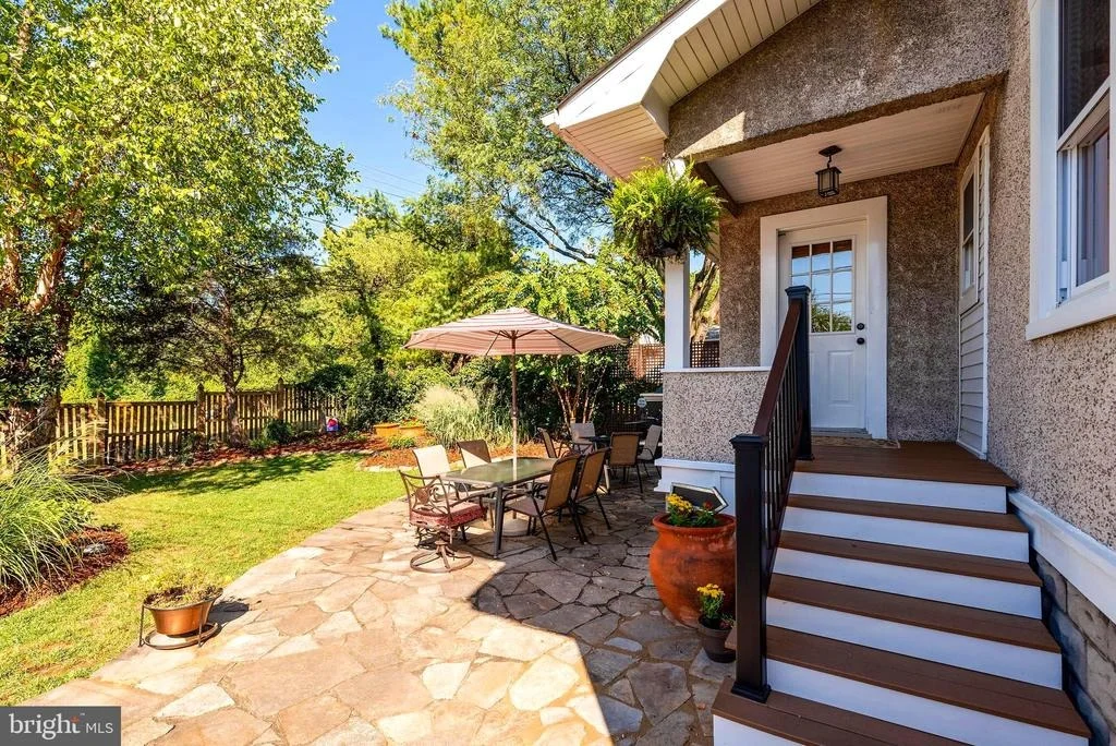 Photo of 808 WARWICK ROAD