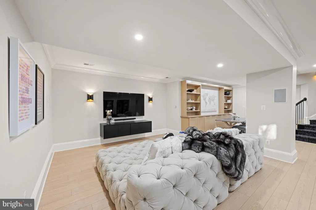 Photo of 8305 FOX HAVEN DRIVE