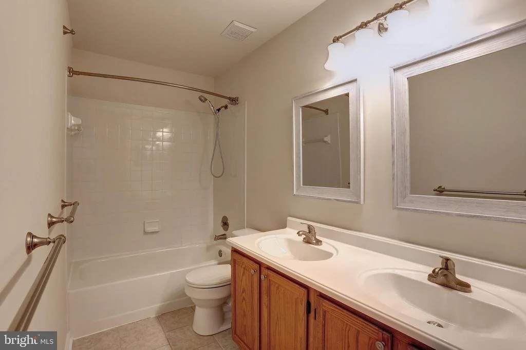 Photo of 8278 LEISHEAR ROAD