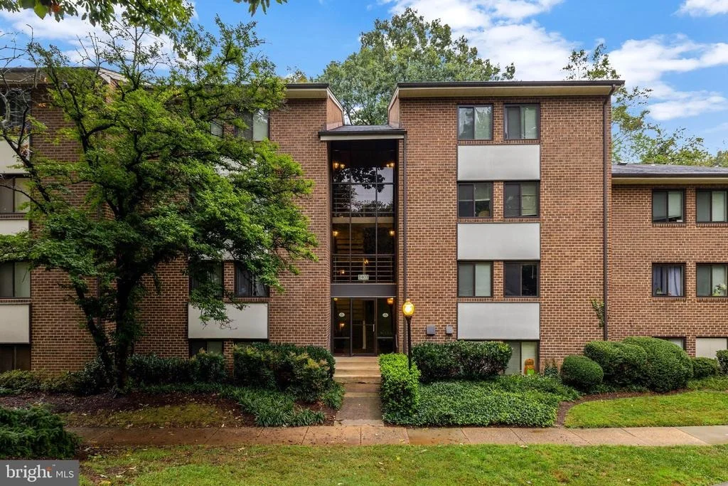 Photo of Unit 1B at 1403 NORTHGATE
