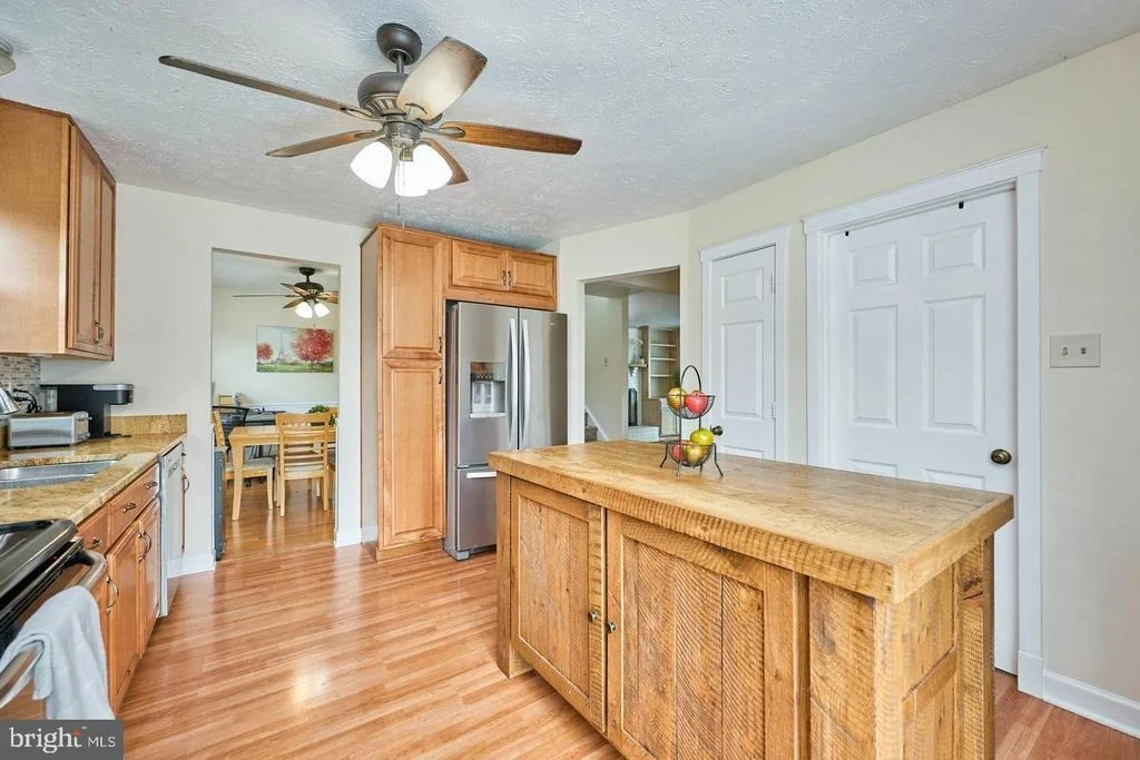 Photo of 806 RUST DRIVE NE