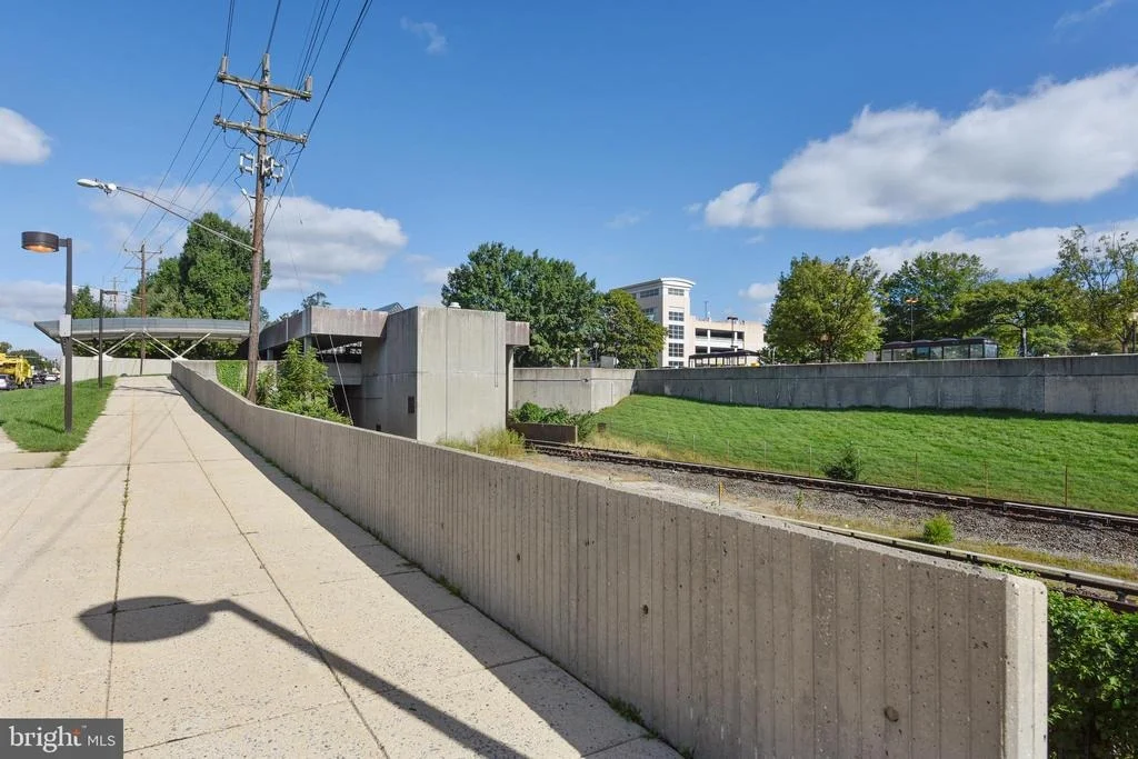 Photo of 10105 MEREDITH AVENUE