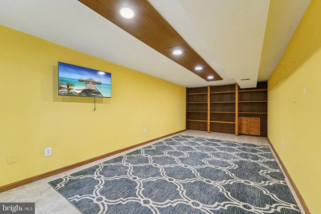 Photo of 216 BOOKHAM LANE