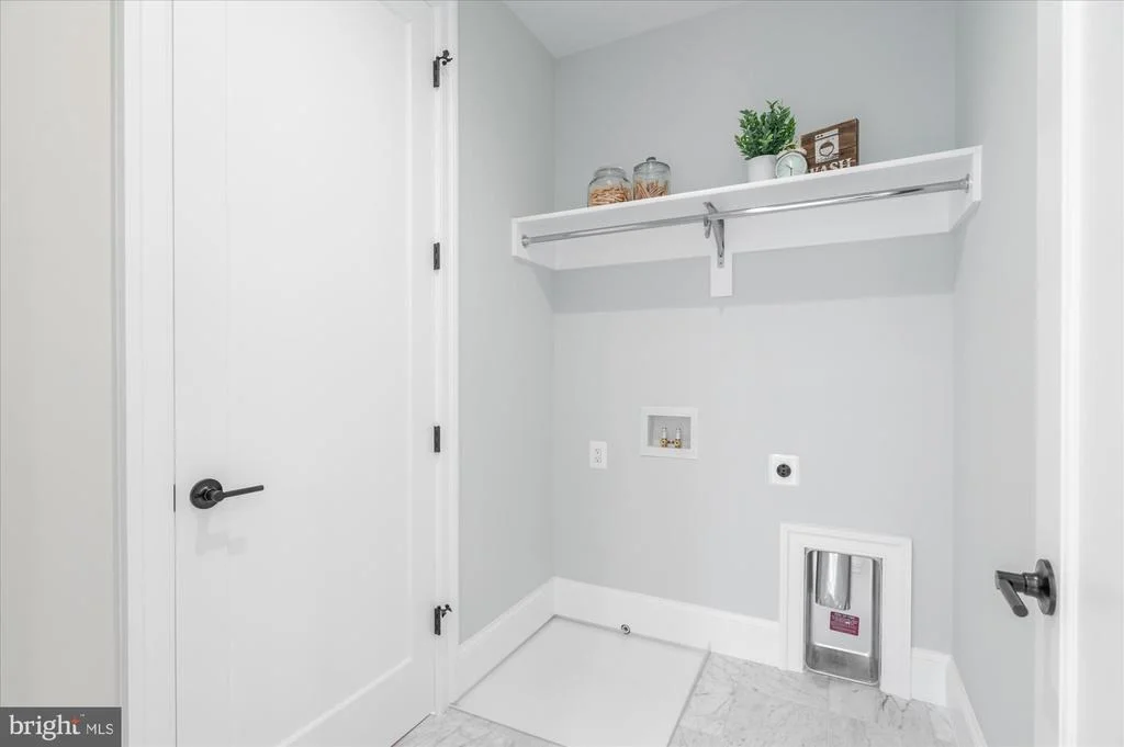 Photo of 8912 GALLANT GREEN DRIVE