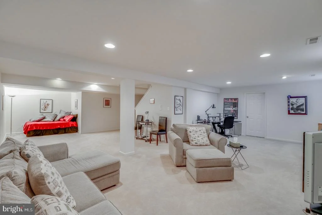 Photo of 254 LONE TREE DRIVE