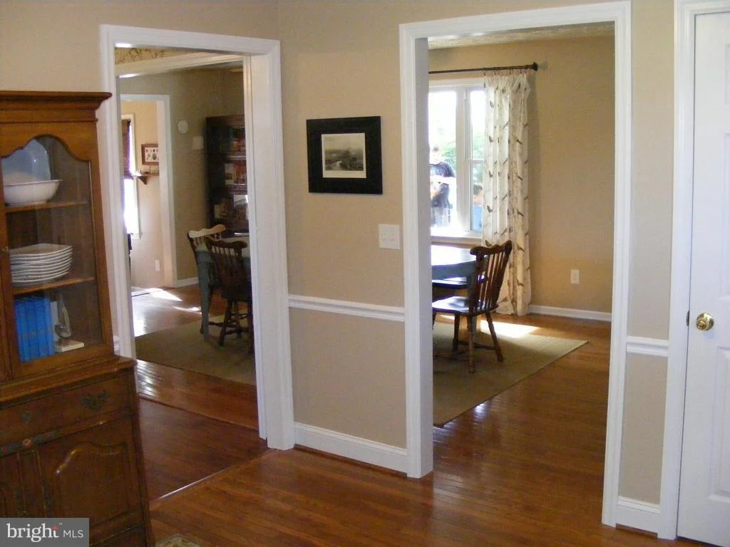 Photo of 17104 WATERLOO ROAD