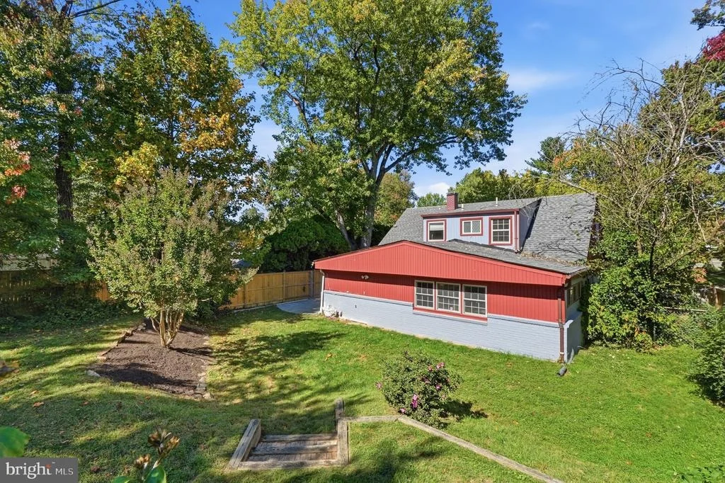 Photo of 702 DRYDEN STREET