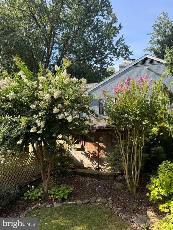 Photo of 710 WOODSIDE PARKWAY
