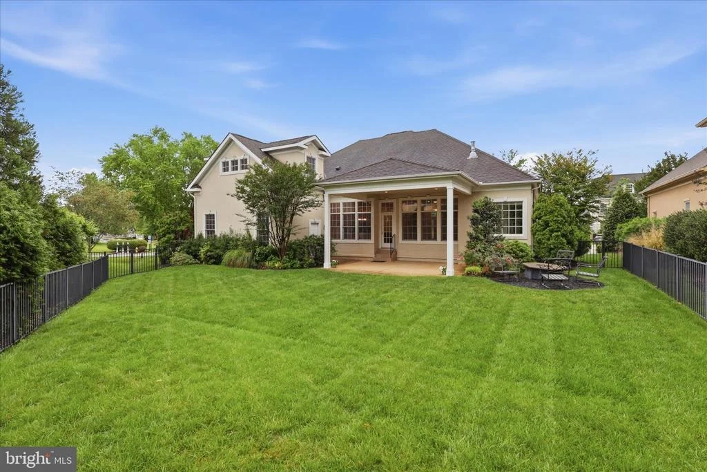 Photo of 8277 ROXBOROUGH LOOP