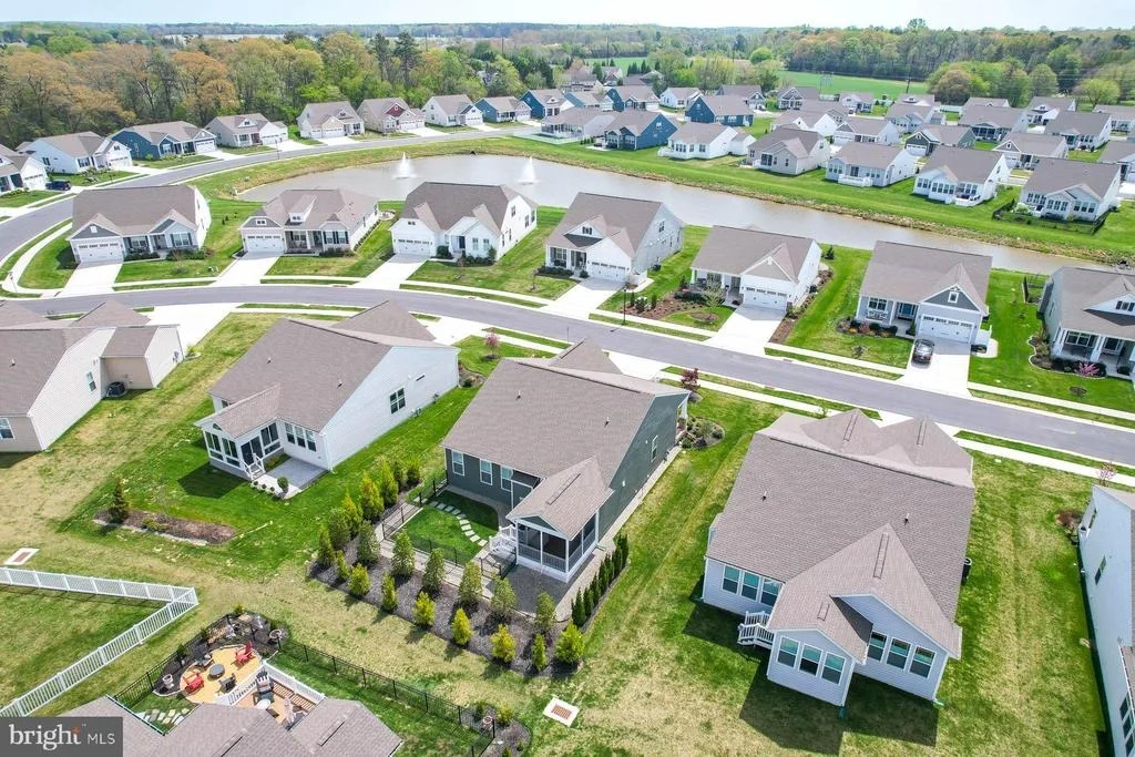Photo of 25087 TREEVIEW LANE
