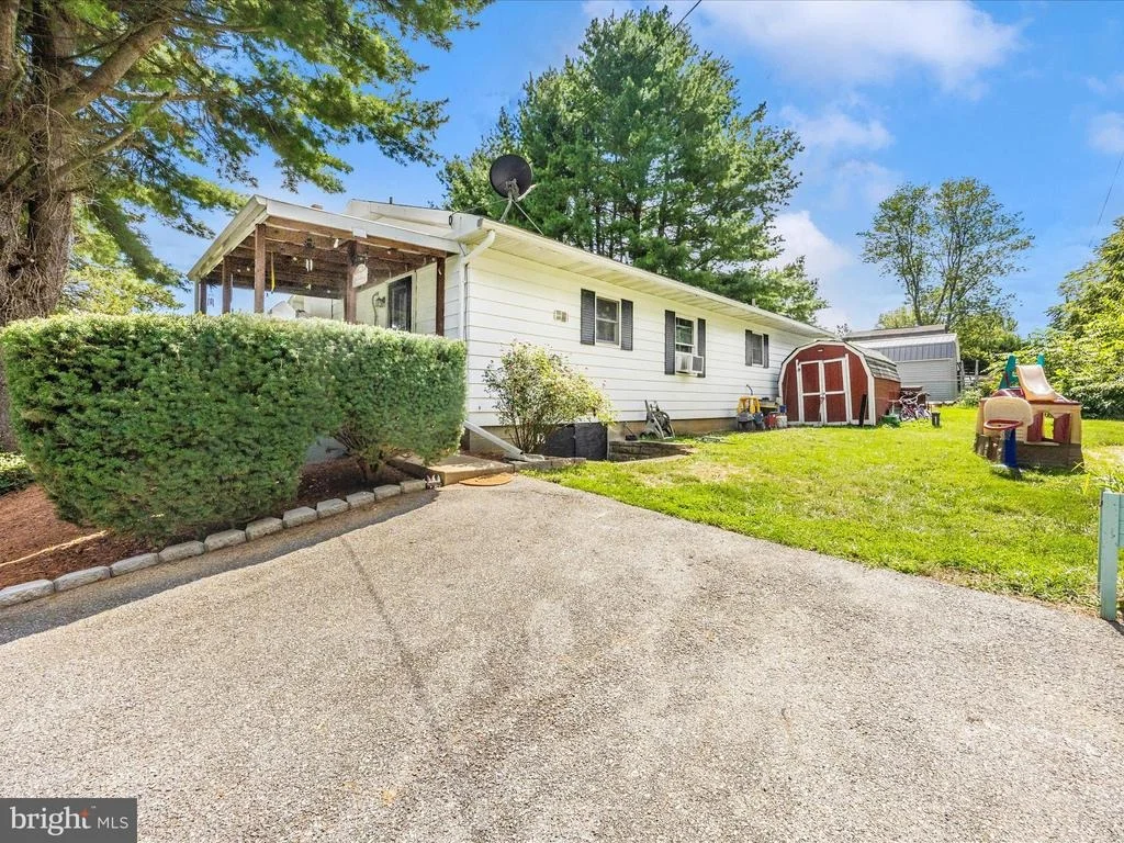 Photo of 7612 MCCLELLAN AVENUE