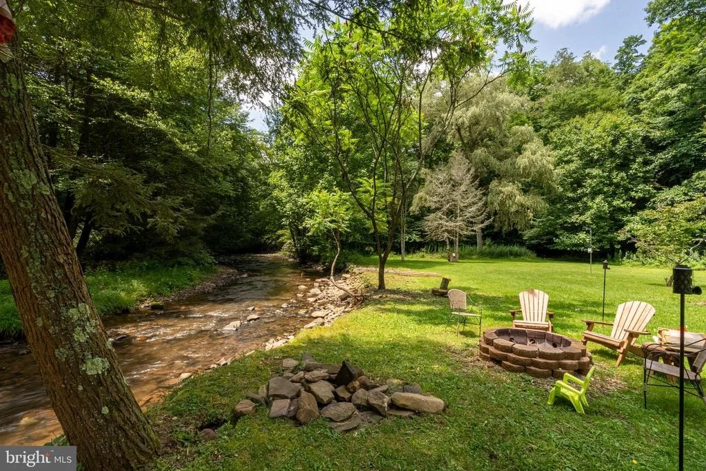 Photo of 4838 BEAR CREEK ROAD