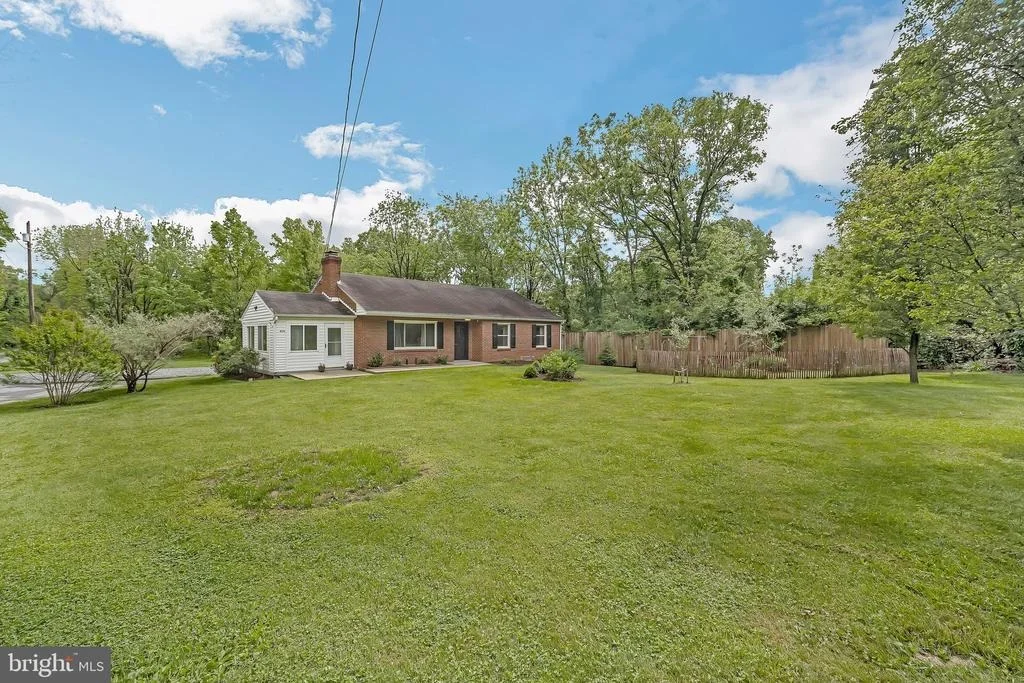 Photo of 6637 MOUNT PHILLIP ROAD